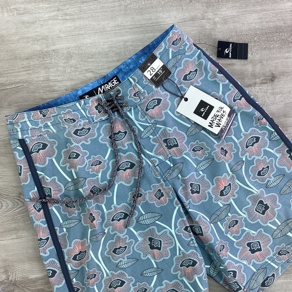 RIP CURL- SUN DRENCHED RAYS BOARD SHORTS - Picture 2 of 12